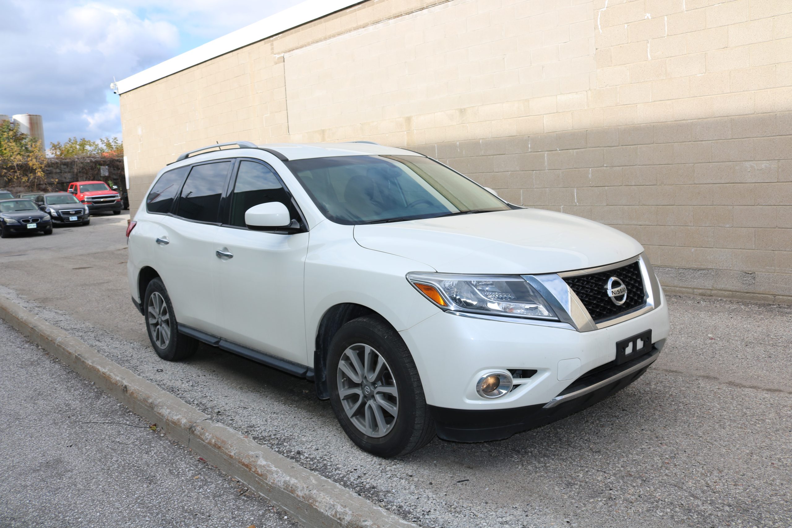 2016 Nissan Pathfinder - ARS Dealers