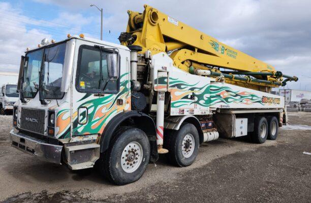 Mack MR600 Concrete Pump